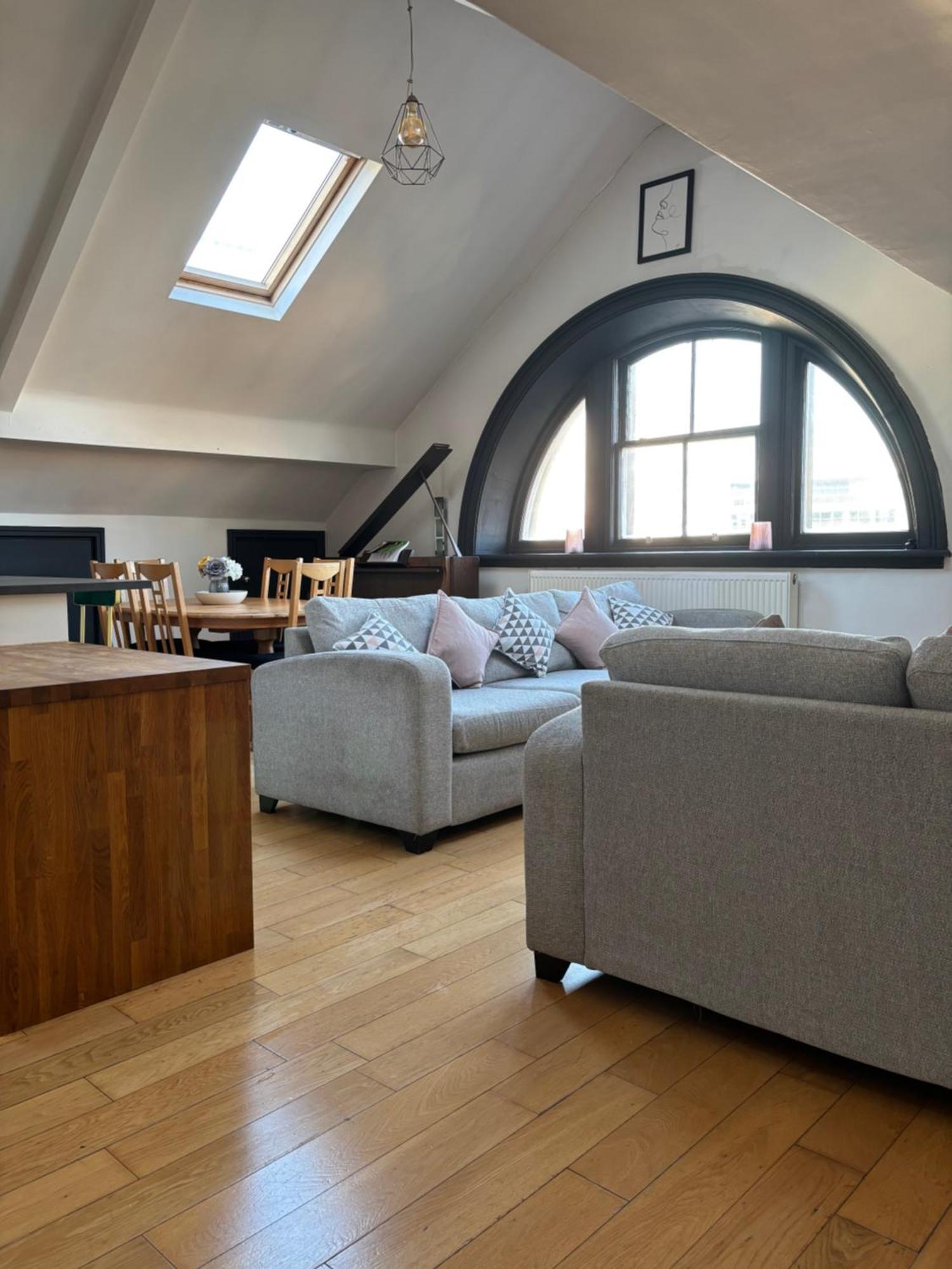 2 Bedroom City Centre Penthouse Loft Apartment Ливерпуль Экстерьер фото